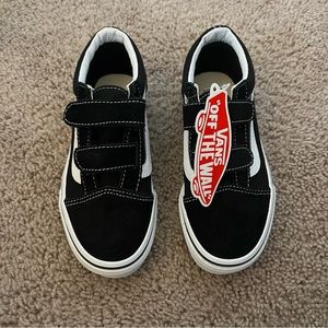 Brand new kids Vans Old Skool V sneakers size 13.0 black
